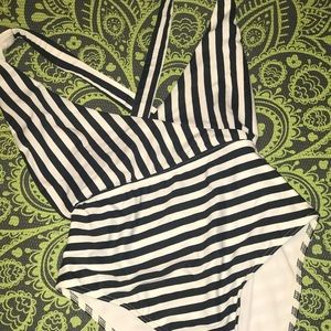 One piece swim suit